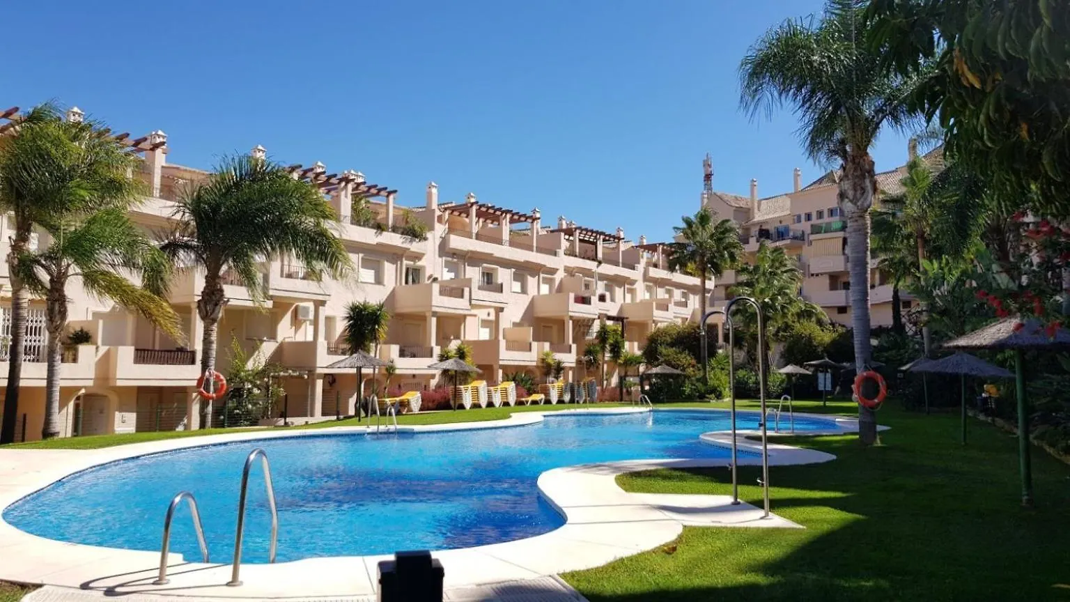 Luxurious 3 Bedroom Penthouse - Duquesa Fairways Manilva 0*,  Spain